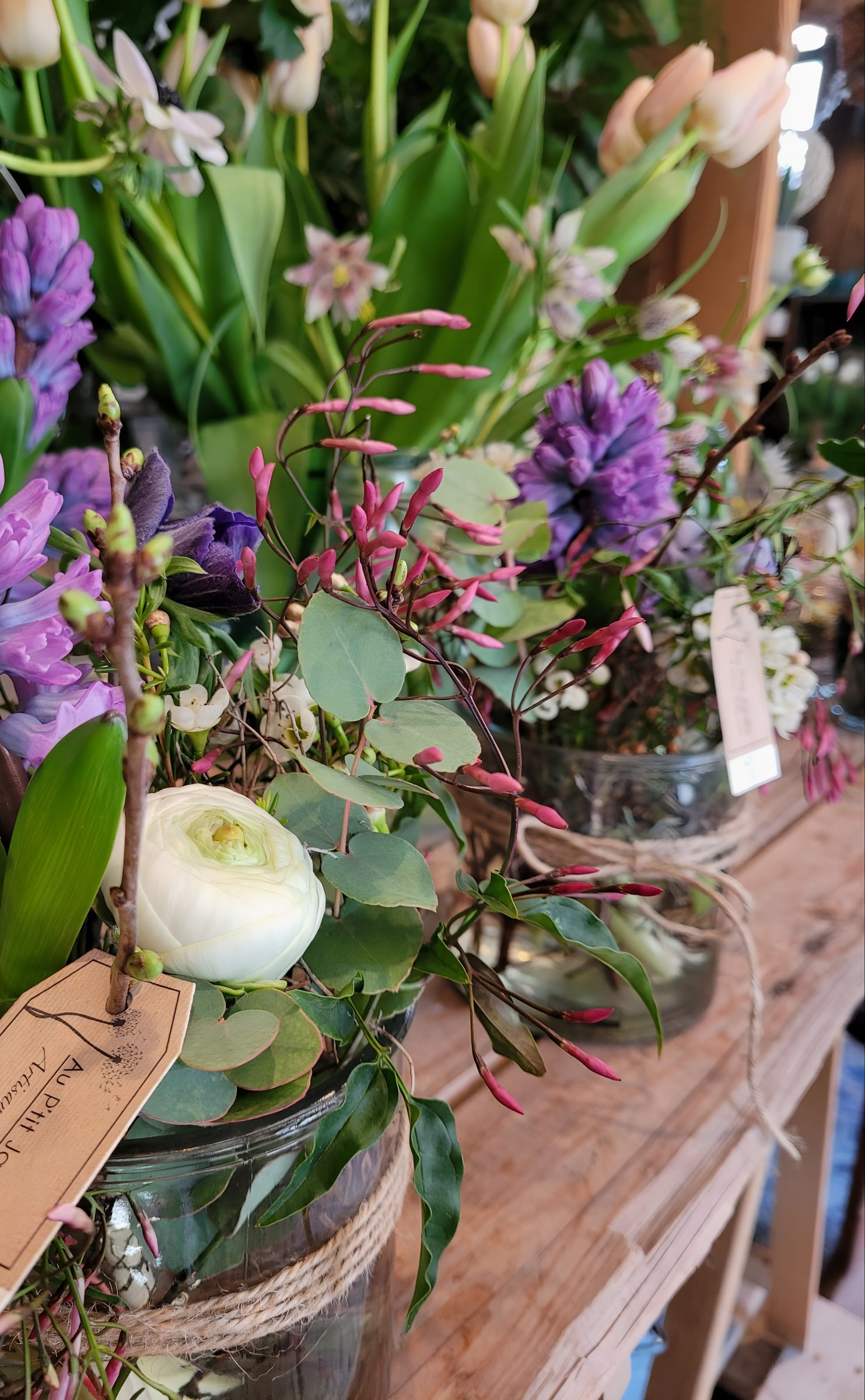 Fleurs de saison au magasin
